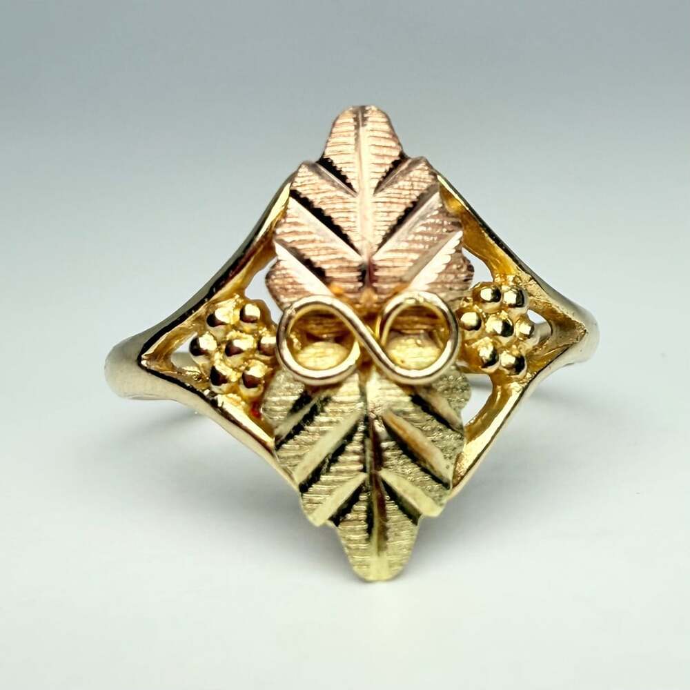 Vintage Black Hills Solid Gold 10k Ring Size 7